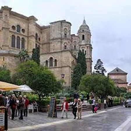 فندق Holidays2malaga مالقة